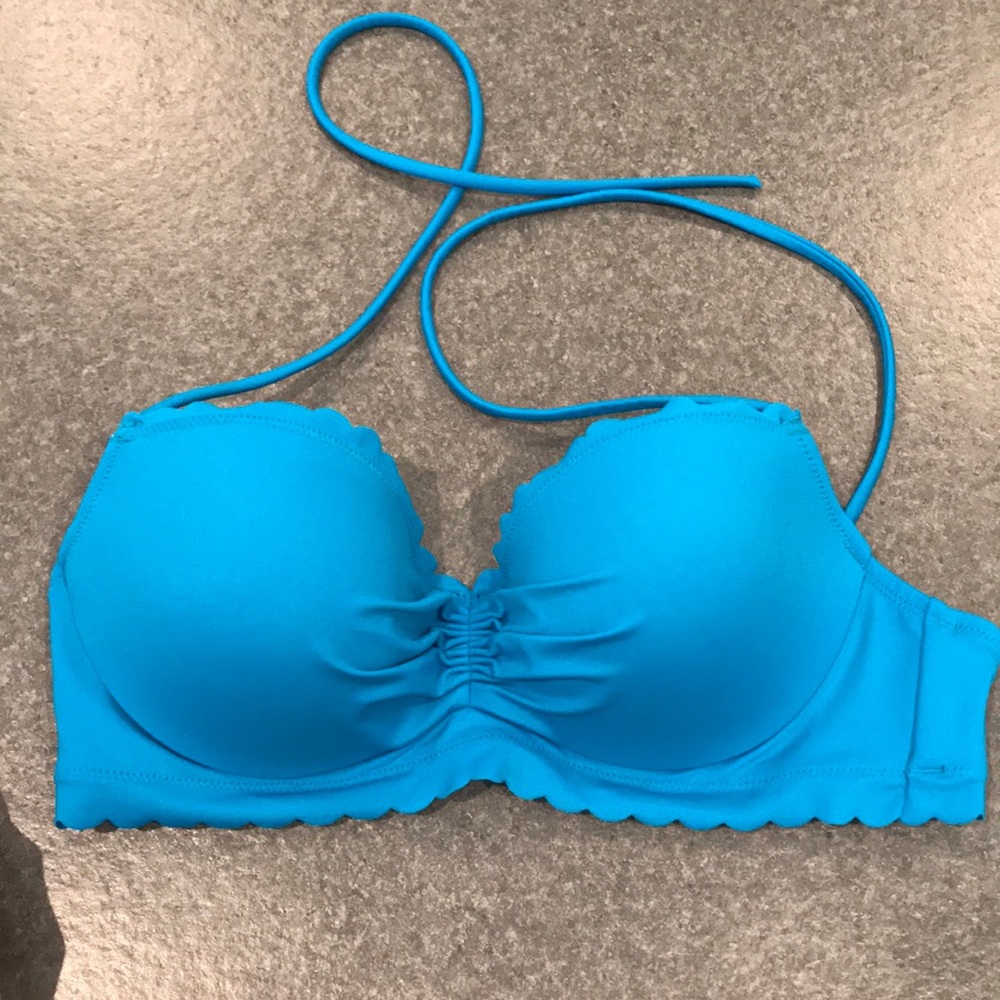 Bikini top.